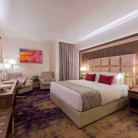 Ramada By Wyndham Continental Jeddah Hotel Exterior photo