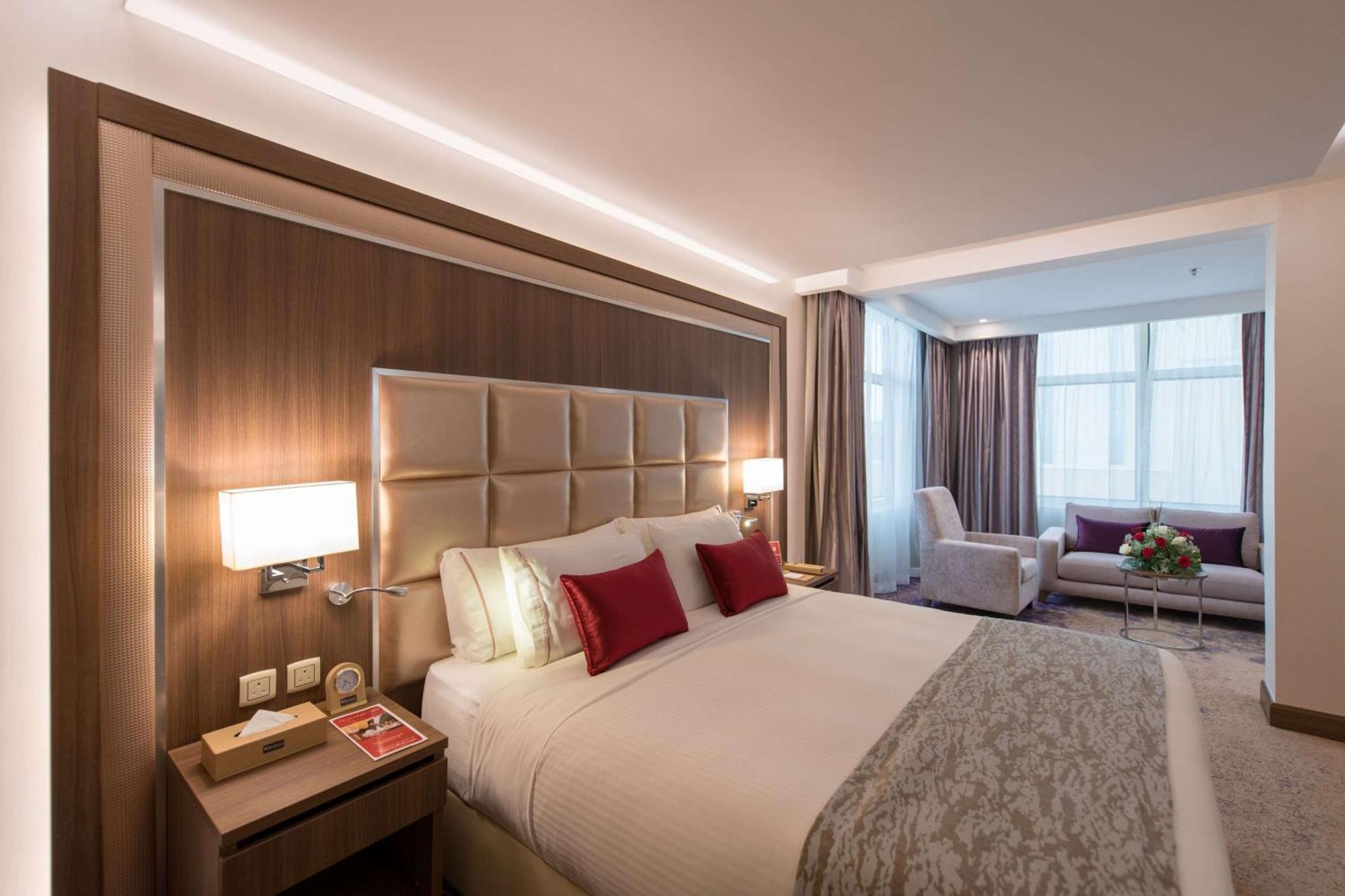 Ramada By Wyndham Continental Jeddah Hotel Exterior photo