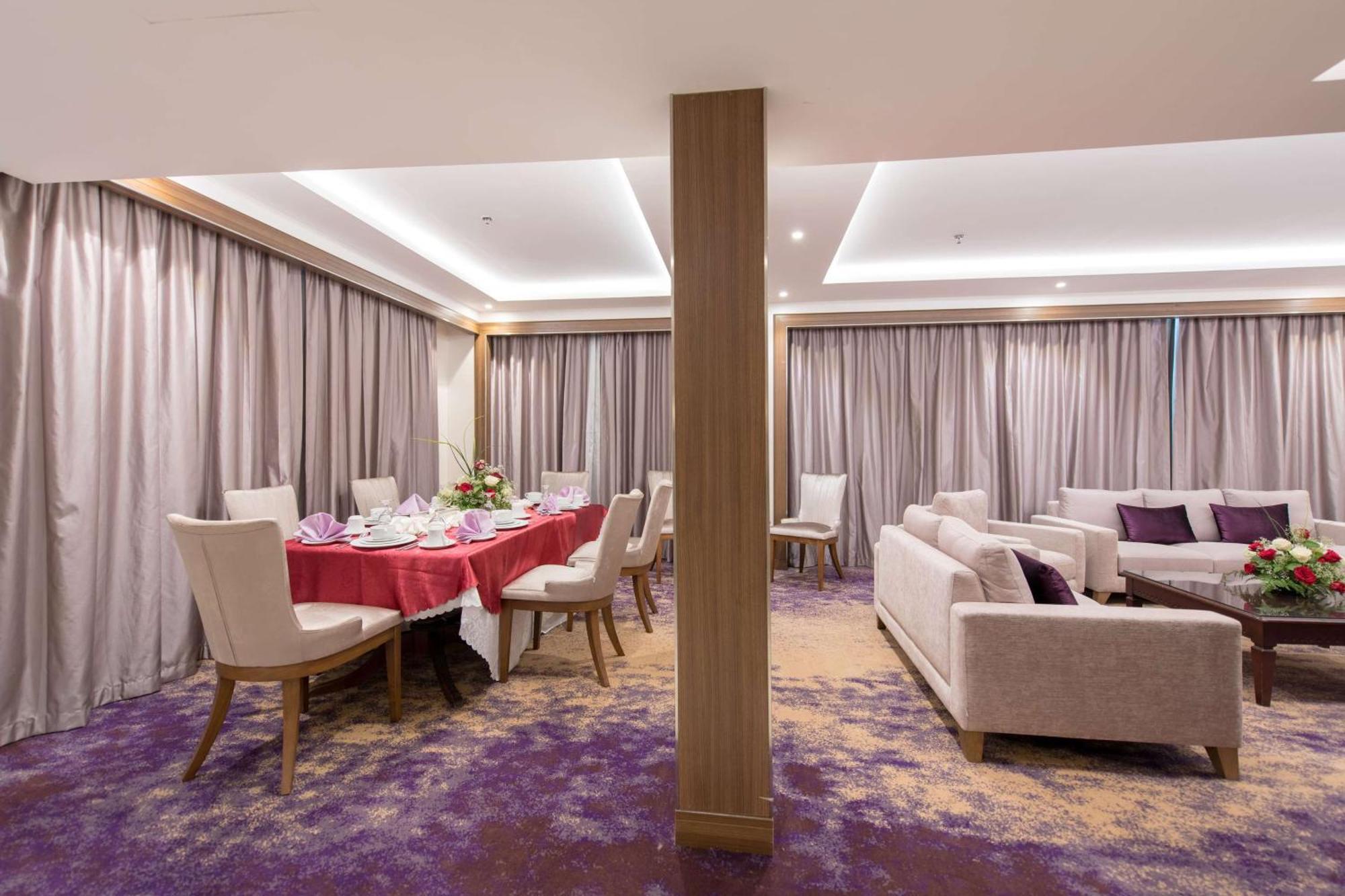 Ramada By Wyndham Continental Jeddah Hotel Exterior photo