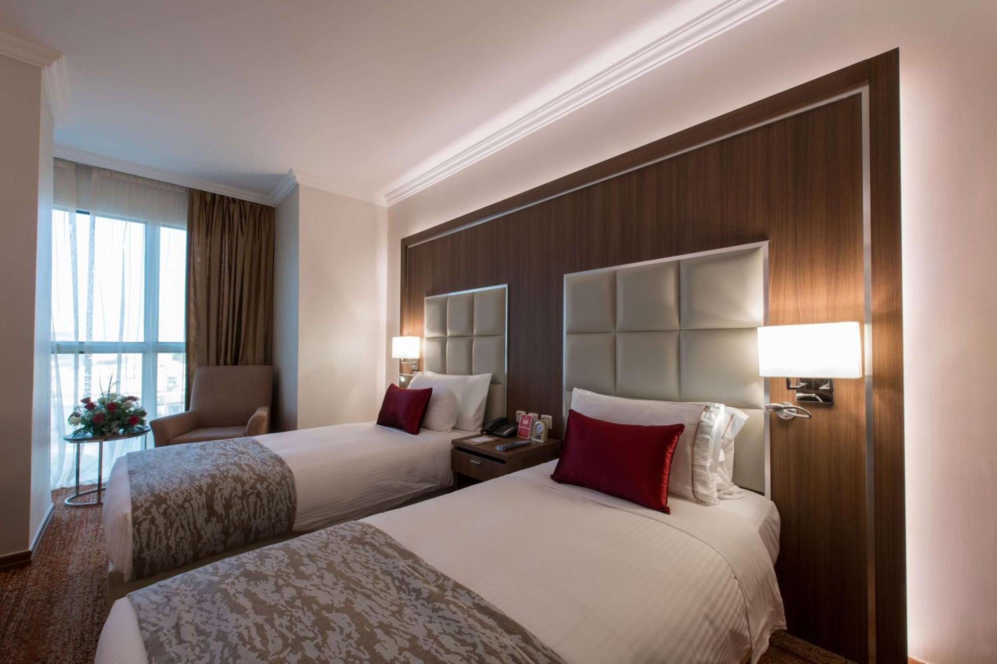 Ramada By Wyndham Continental Jeddah Hotel Exterior photo