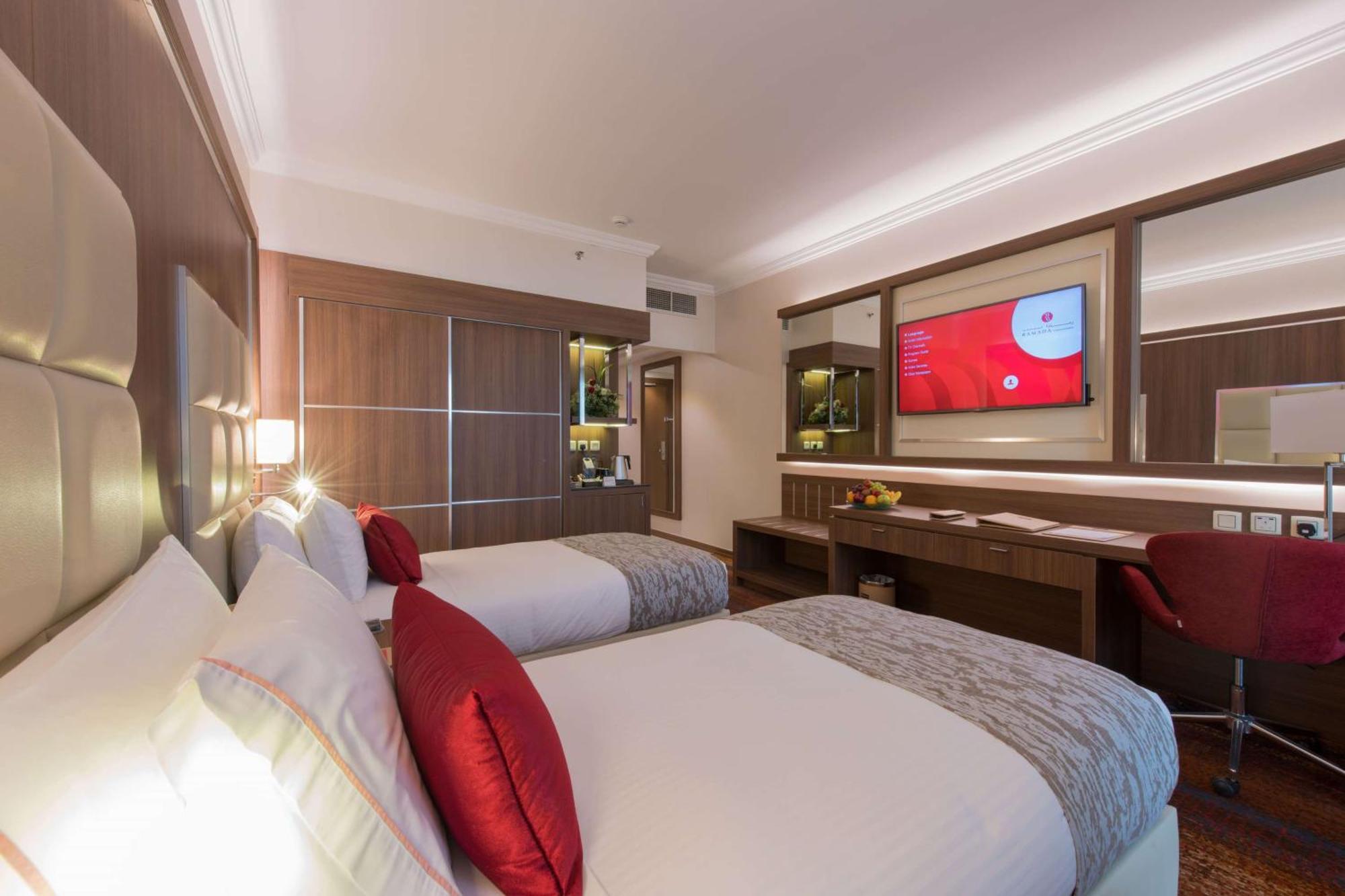 Ramada By Wyndham Continental Jeddah Hotel Exterior photo