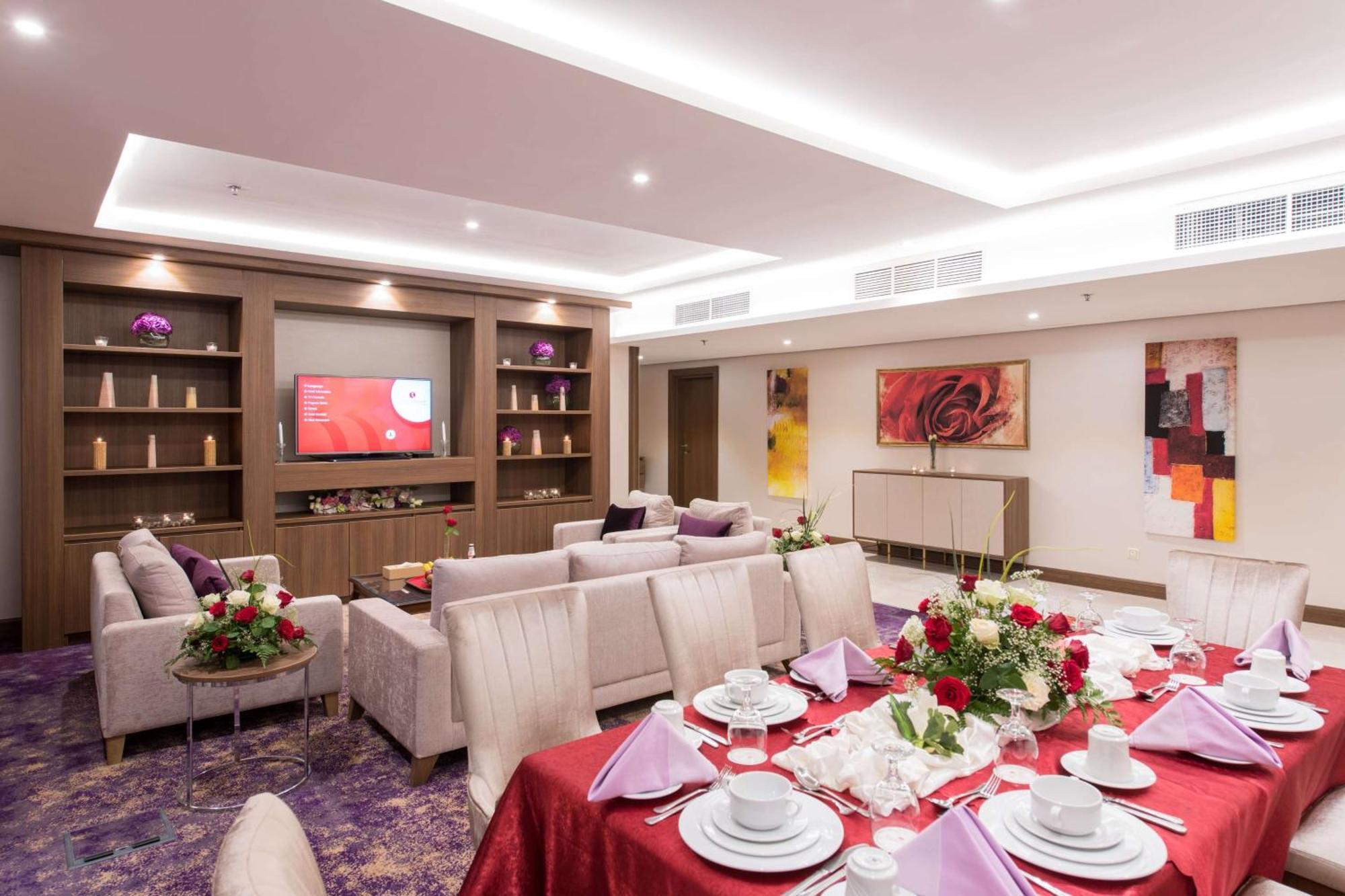 Ramada By Wyndham Continental Jeddah Hotel Exterior photo