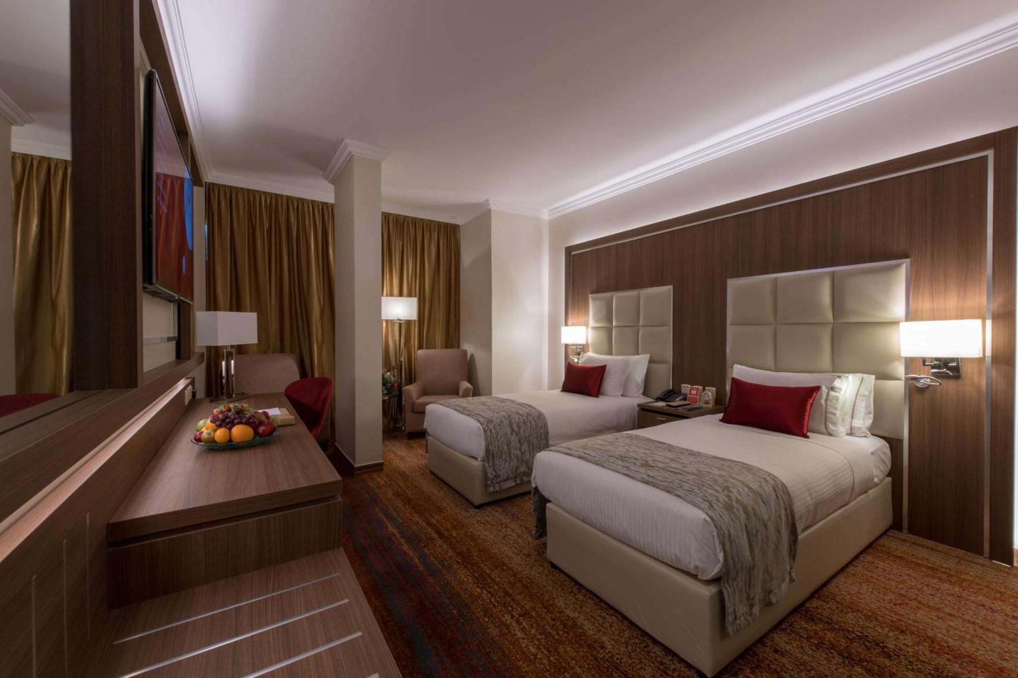 Ramada By Wyndham Continental Jeddah Hotel Exterior photo