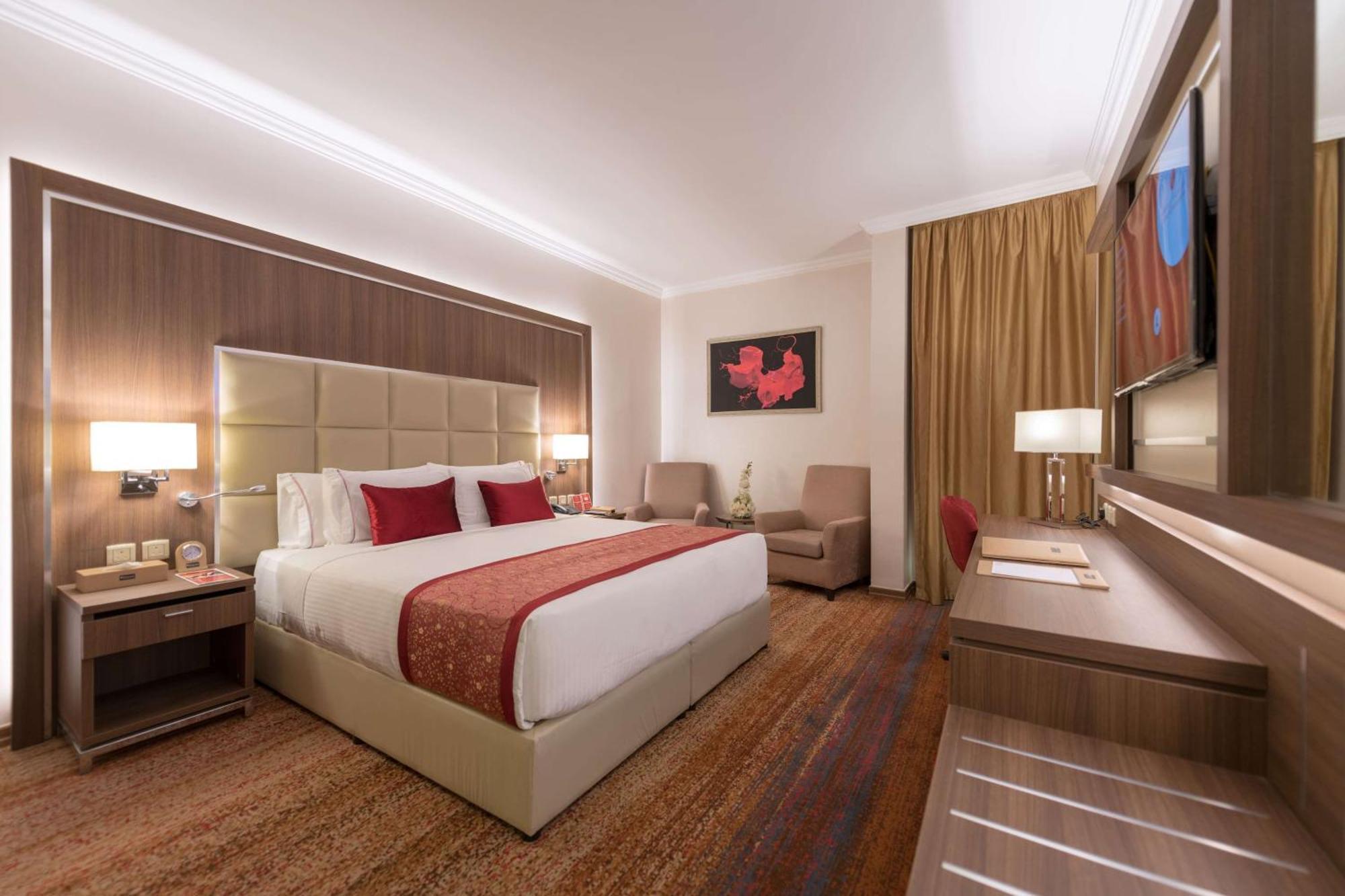 Ramada By Wyndham Continental Jeddah Hotel Exterior photo