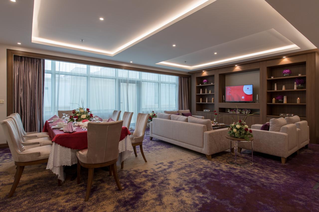 Ramada By Wyndham Continental Jeddah Hotel Exterior photo