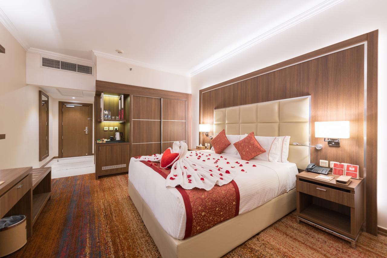 Ramada By Wyndham Continental Jeddah Hotel Exterior photo