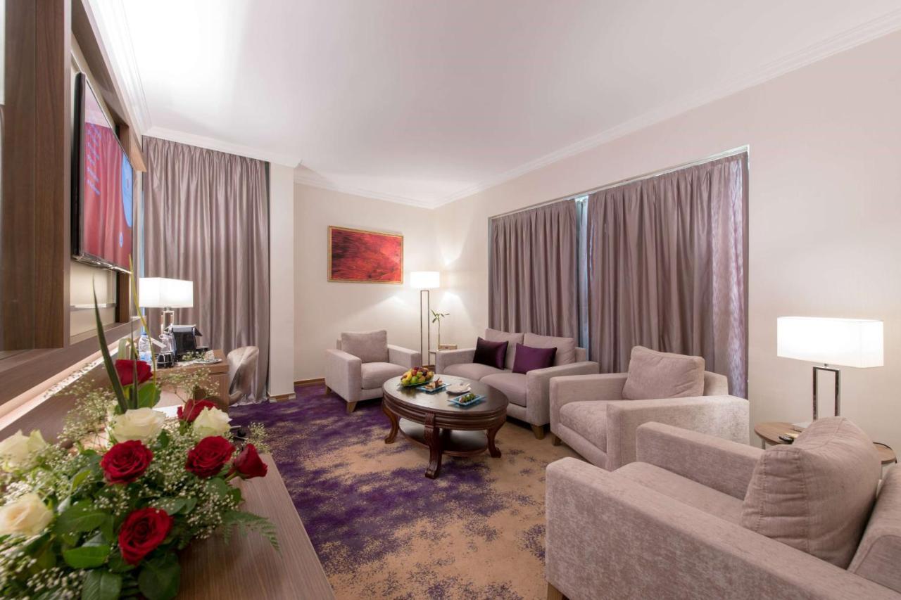 Ramada By Wyndham Continental Jeddah Hotel Exterior photo
