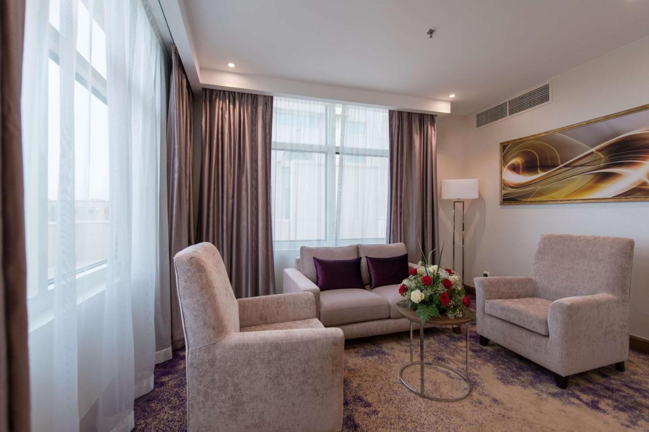 Ramada By Wyndham Continental Jeddah Hotel Exterior photo